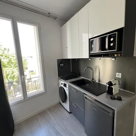 Apartment 2p Near Paris Le Kremlin-Bicetre