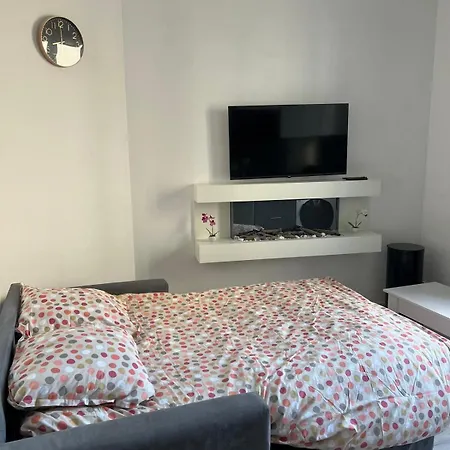 Apartment 2p Near Paris *